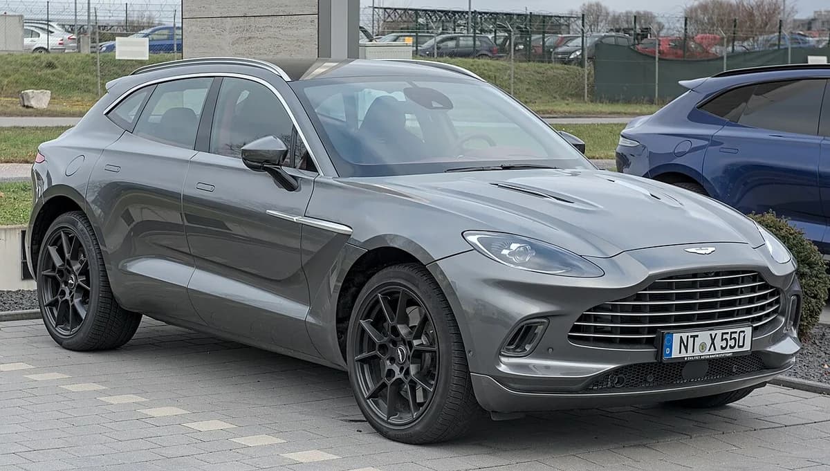 Aston Martin DBX, Trenčín